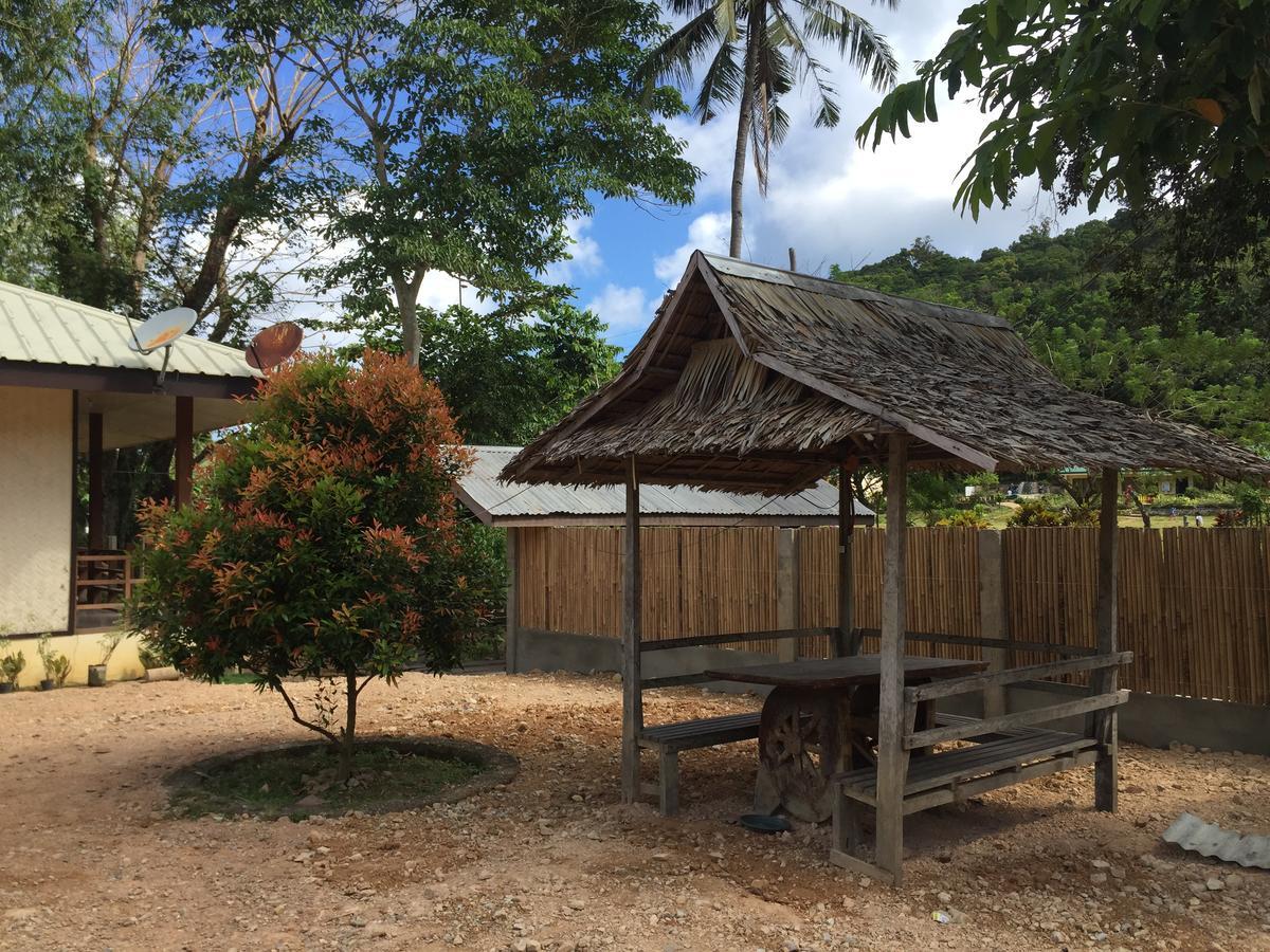 Tay Lelong'S Pension House Тейтей Экстерьер фото